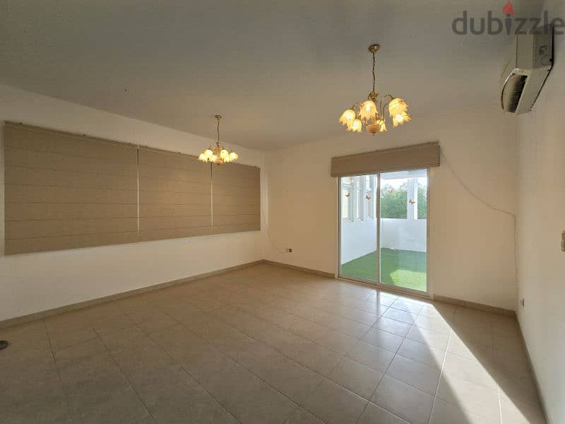 6BR + 2 spacious villa At shati qurum 16