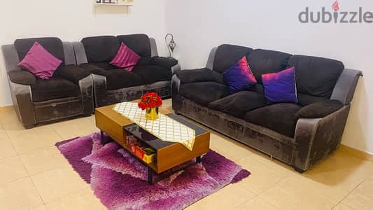 very urgent sale price reduced 3+2+1sofa ,matching curtains and carpet