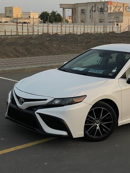 Toyota Camry 2021 4