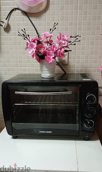 SOLD . . Black and Decker Electric Oven . . 1