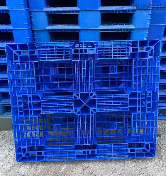 USED HEVEYDUTY PLASTIC PALLETS FOR SALE 2