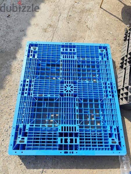 USED HEVEYDUTY PLASTIC PALLETS FOR SALE 5