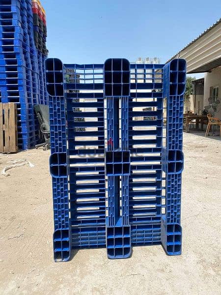 USED HEVEYDUTY PLASTIC PALLETS FOR SALE 14