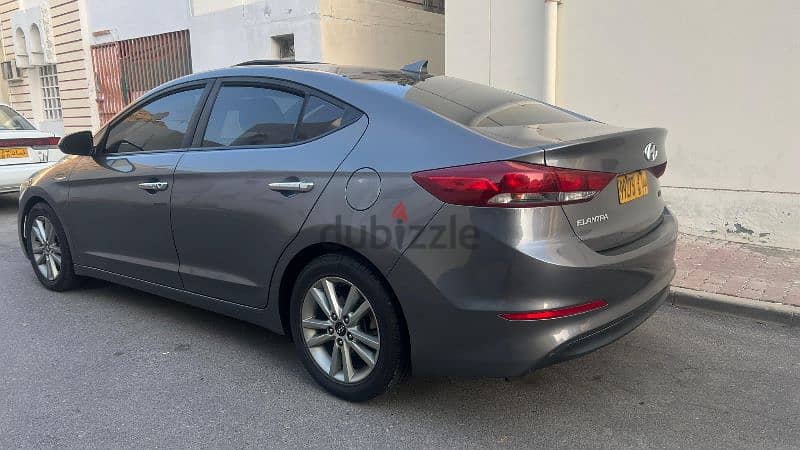 Hyundai Elantra 2018 5