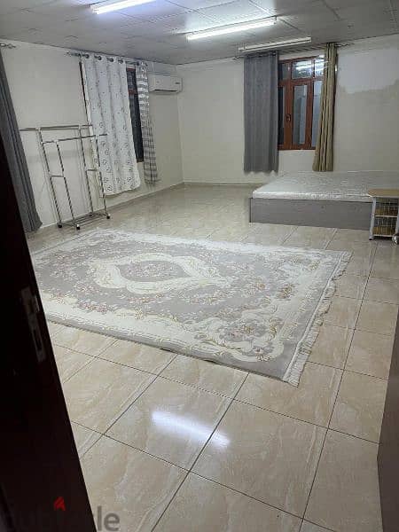 شقة للاجار في القرم Apartment for rent in Al Qurum 1