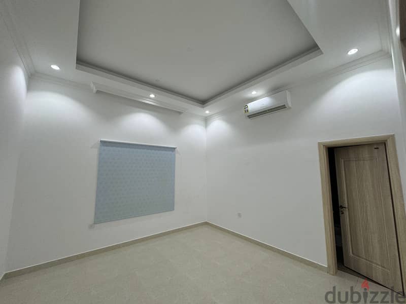 DOUBLE HEIGHT 4+1bhk Huge villa to let in Al Ansab Heights 7