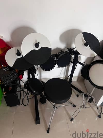 Alesis Drum Debut kit & practice pad