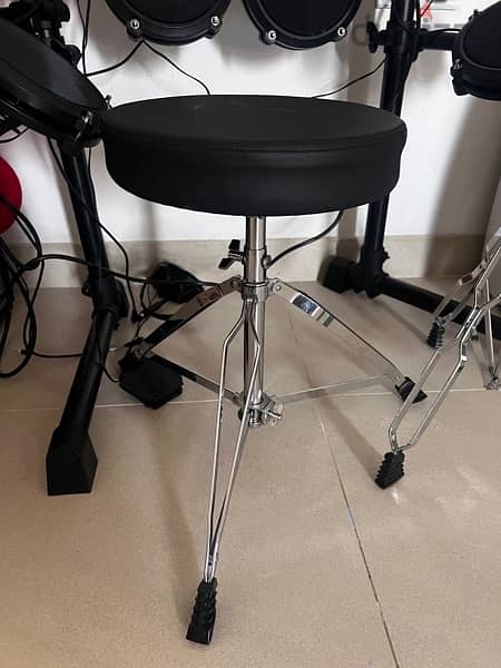 Alesis Drum Debut kit & practice pad 2