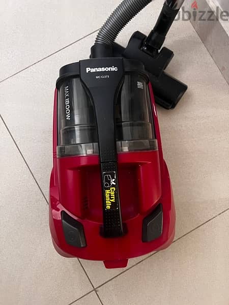 Panasonic Bagless vacuum cleaner 0