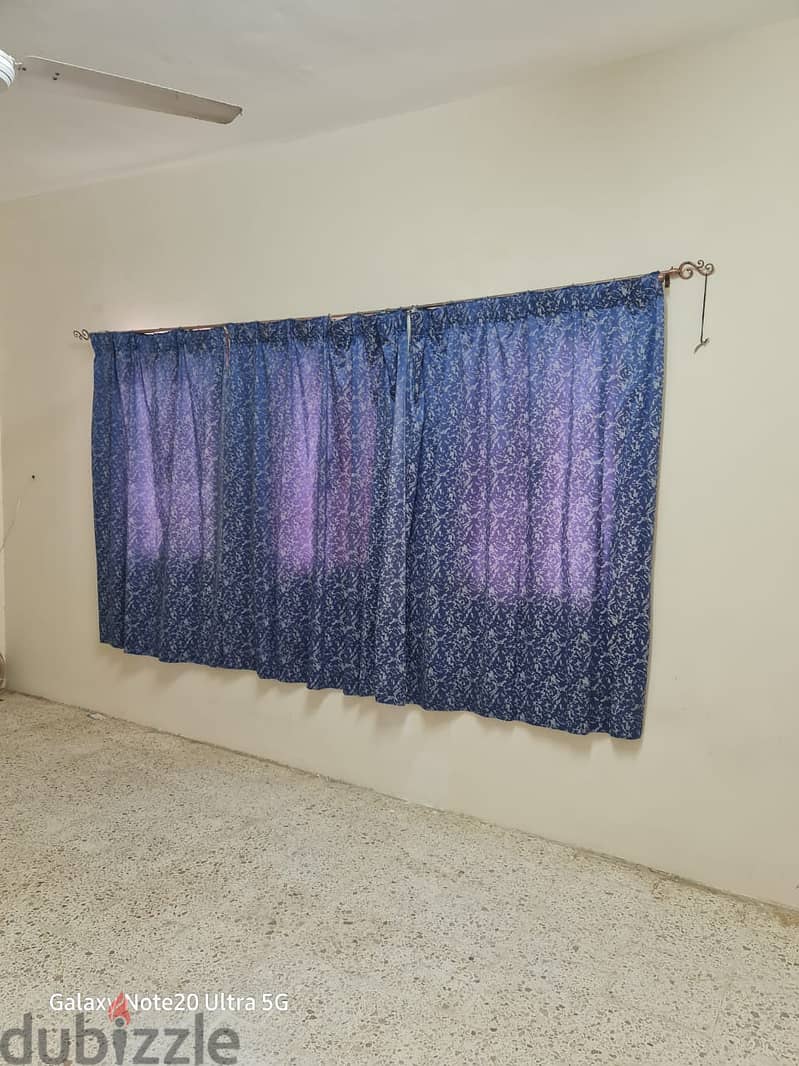 Big room with window AC near kuwaiti mosque wadi kabir 2