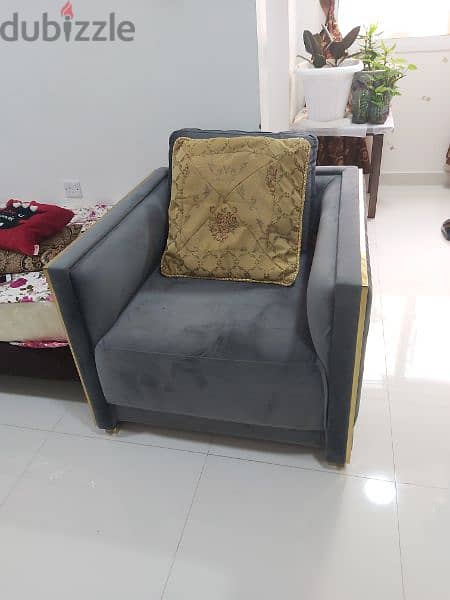 5 SEATER SOFA FOR URGENT SALE 6