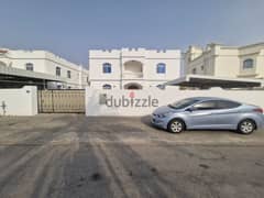 5 BR Lovely Villa in Amerat Close to Amenities 0