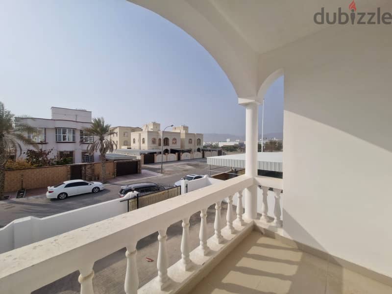 5 BR Lovely Villa in Amerat Close to Amenities 14