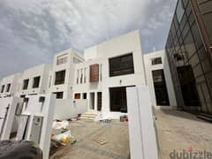 Fully furnished villa for sale in Qurum للبيع فى القرم