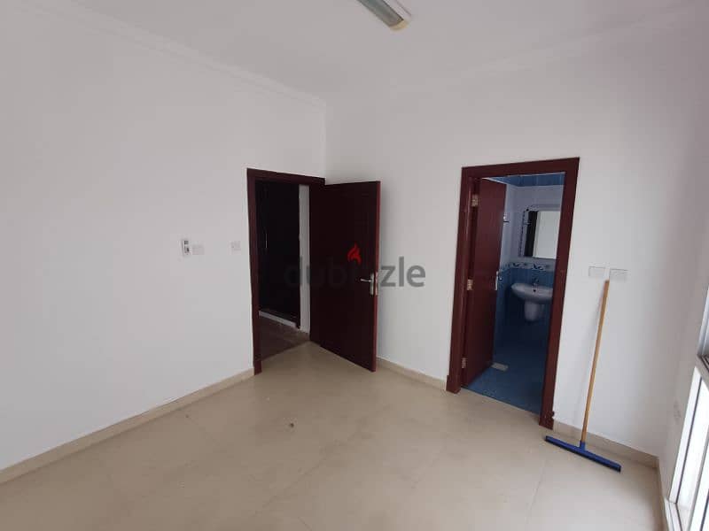 فيلا للأيجار الحيل الشماليه villa for rent alheel north 9