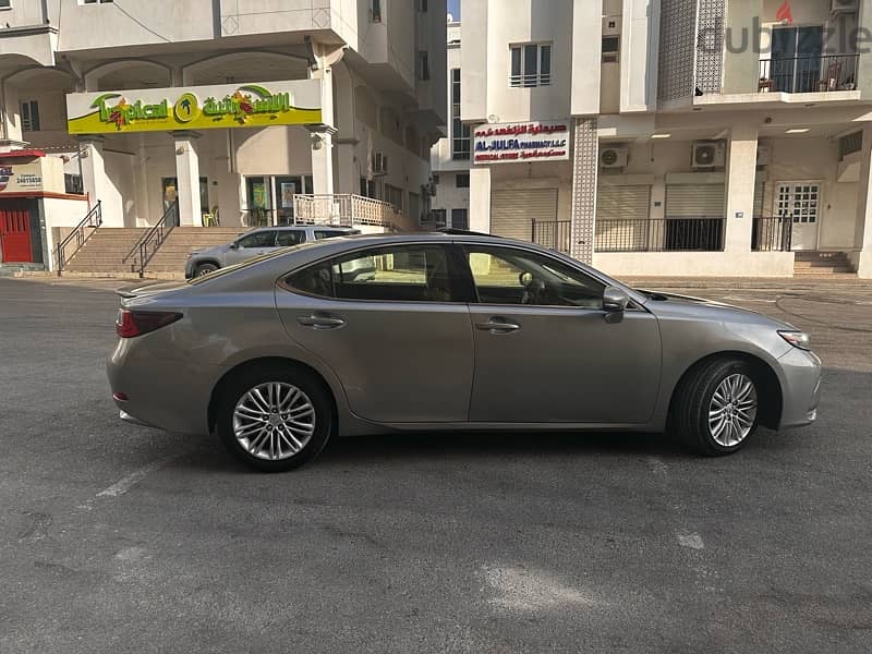 Lexus ES-Series 2018 GCC car 3