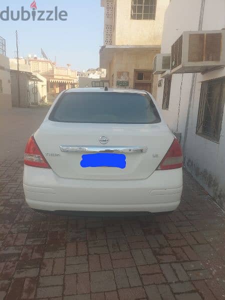 Nissan Tiida 2011 1