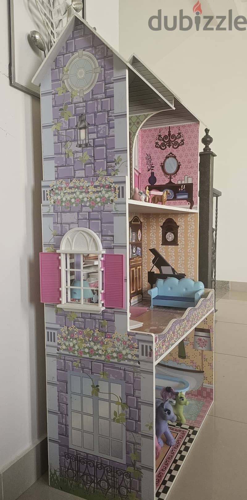 Pre loved big doll house 1