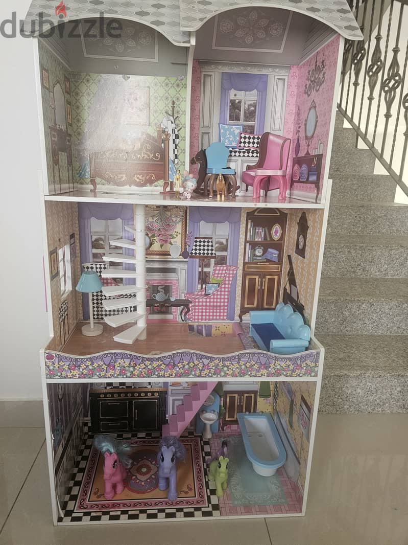 Pre loved big doll house 2