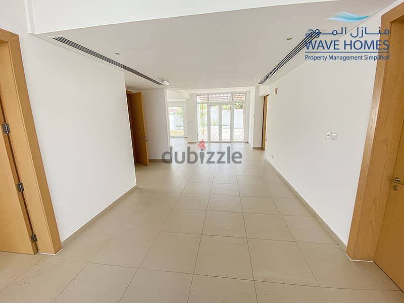 Spacious 5 Bedroom Villa for Sale in Al Mouj 1