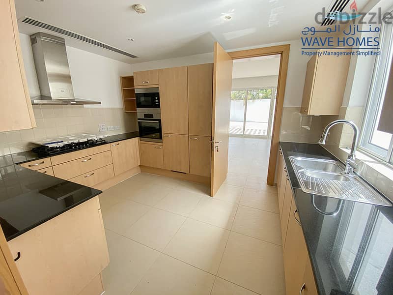 Spacious 5 Bedroom Villa for Sale in Al Mouj 5