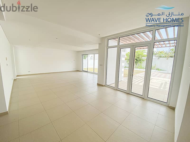 Spacious 5 Bedroom Villa for Sale in Al Mouj 7