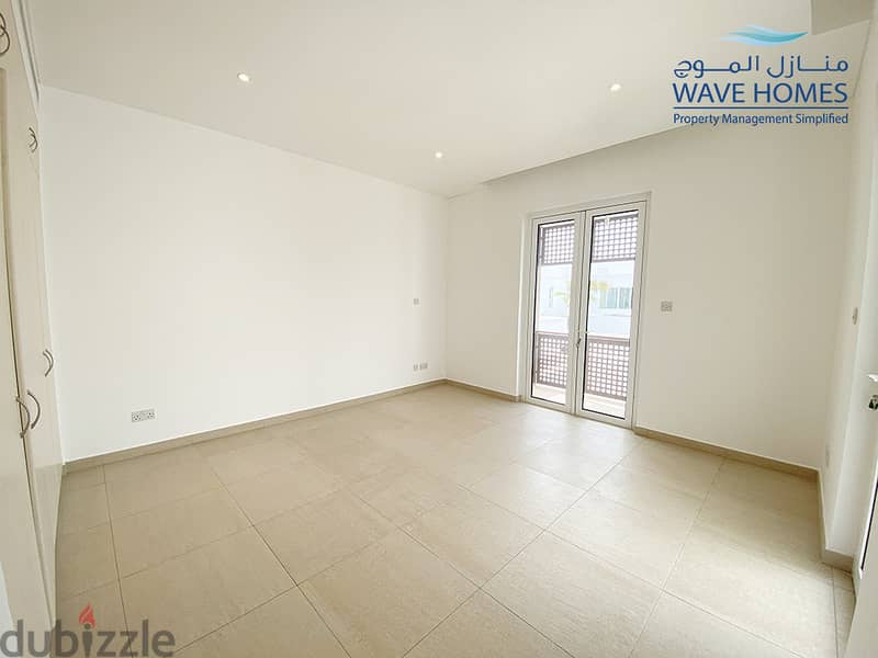 Spacious 5 Bedroom Villa for Sale in Al Mouj 16