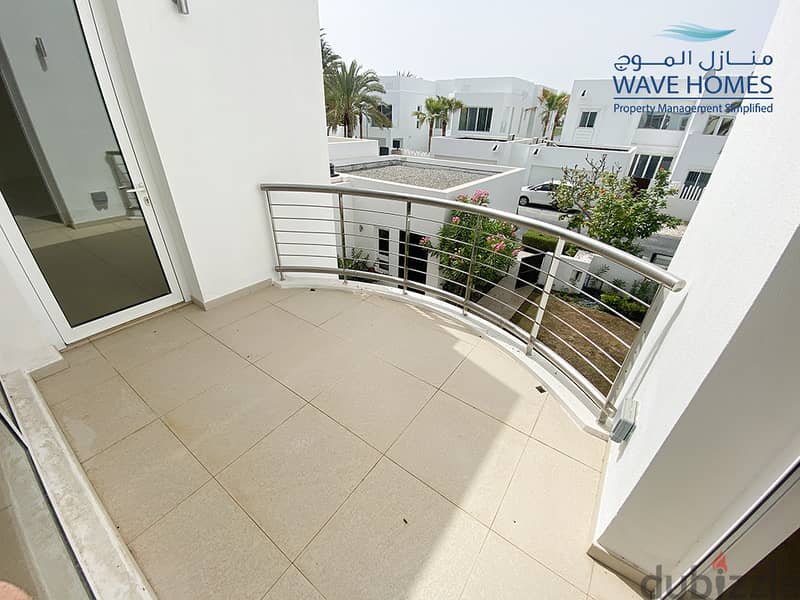 Spacious 5 Bedroom Villa for Sale in Al Mouj 19