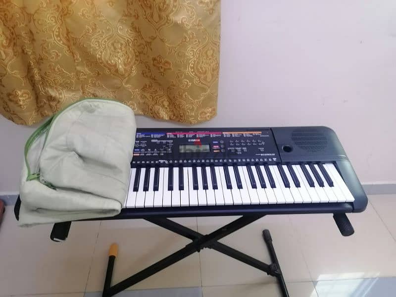 PSR E263 Yamaha piano 1