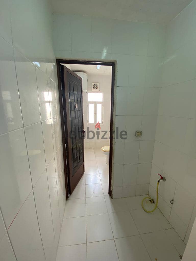 "SR-AQ-511   Flat for rent to let located mawleh south 7