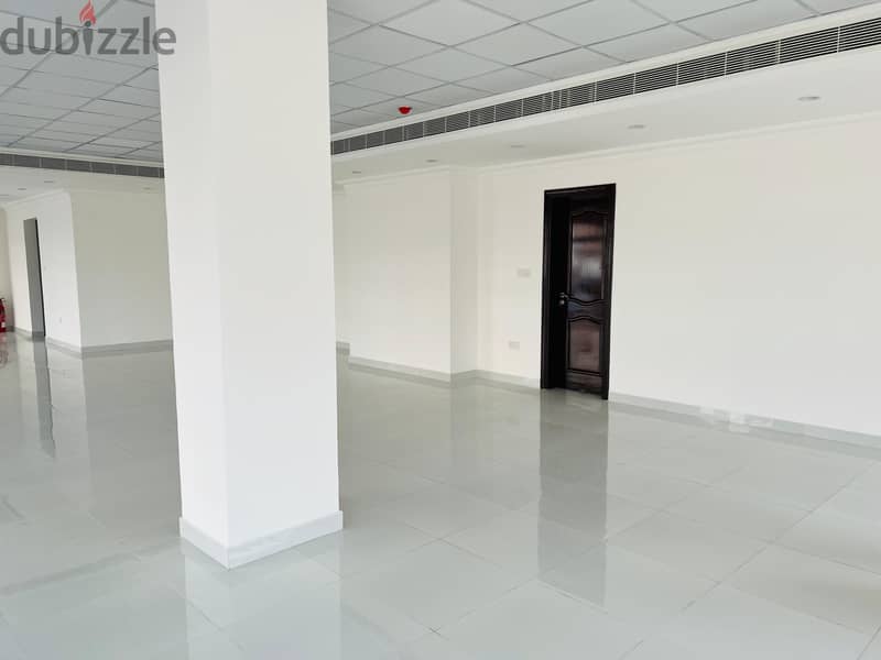 Big showroom Available In Alkhuwair Area 6