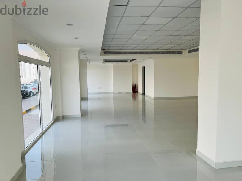 Big showroom Available In Alkhuwair Area 8