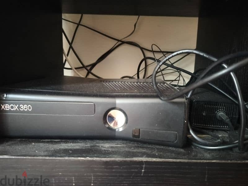 X box 360 with 128 GB inbuilt games and Kinect 2