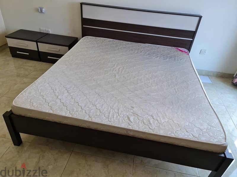 Bed room set without cubboard for urgent sale 2