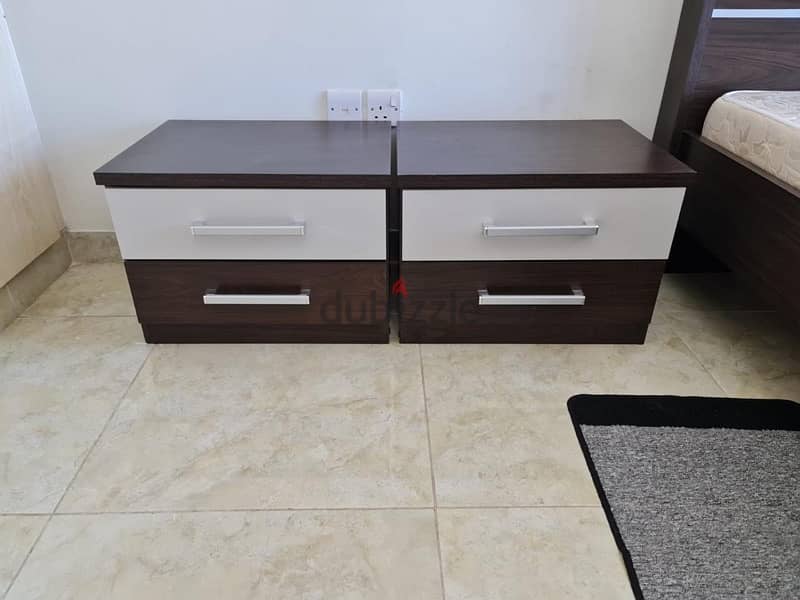 Bed room set without cubboard for urgent sale 3