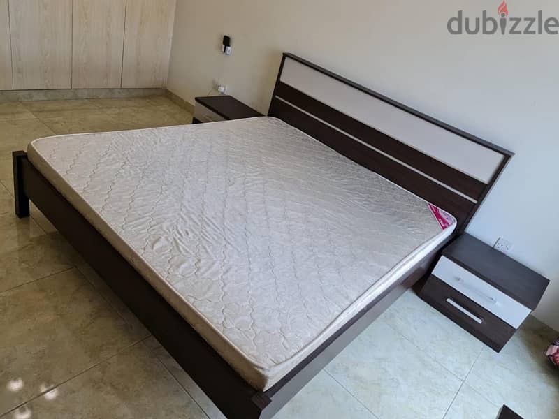 Bed room set without cubboard for urgent sale 5