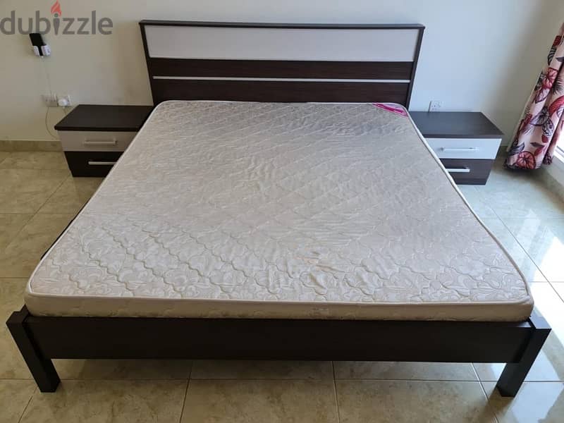 Bed room set without cubboard for urgent sale 6