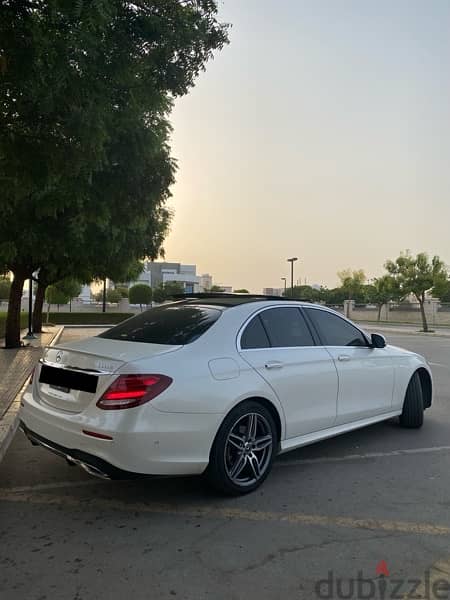 Mercedes-Benz E300 2018 . . panorama with full features 1