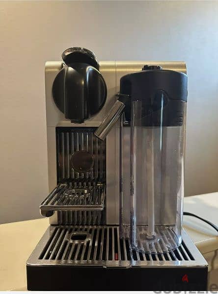 Nespresso Lattissima Pro Espresso Machine 0