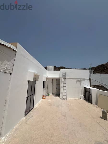 Omani house of 3 flats  بيت مقسم نظام٣شقق للبيع 5