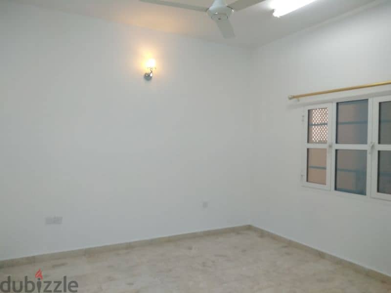 3bhk with split Ac  Graund floor 375 Rials. Ruwi Mumtaz Area. 0