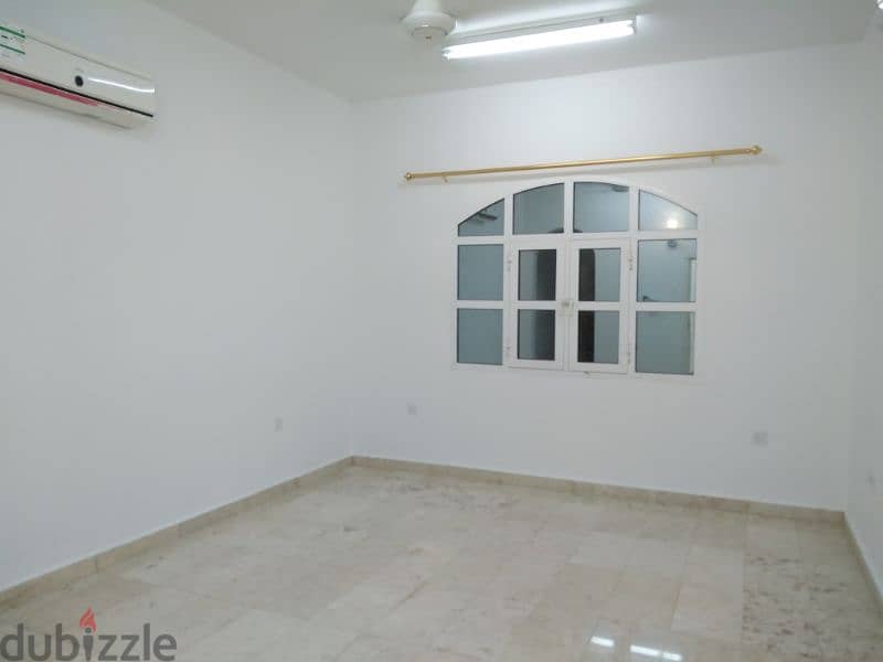 3bhk with split Ac  Graund floor 375 Rials. Ruwi Mumtaz Area. 3