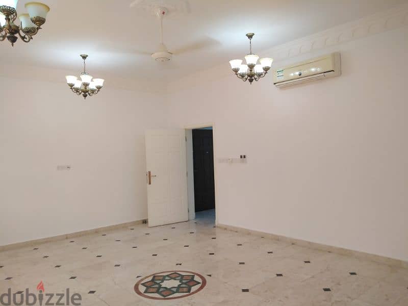 3bhk with split Ac  Graund floor 375 Rials. Ruwi Mumtaz Area. 4