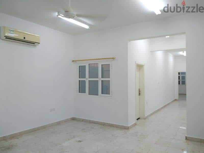 3bhk with split Ac  Graund floor 375 Rials. Ruwi Mumtaz Area. 7