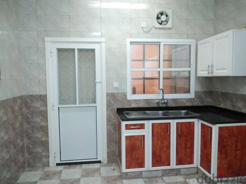 3bhk with split Ac  Graund floor 375 Rials. Ruwi Mumtaz Area. 11