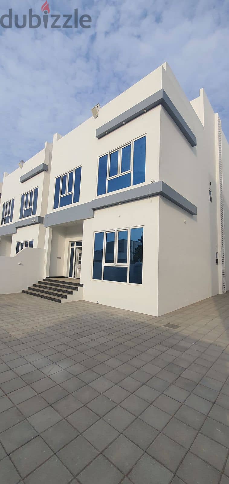 RV67 - LUX 5BHK VILLA IN AZAIBAH NEAR THE BEACH 0