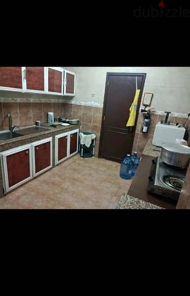 Executive class Bachelor Bed space available in Ruwi contact Whatsapp 5