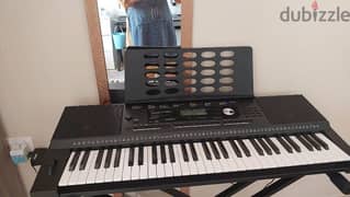 ROLAND MUSICAL KEYBOARD