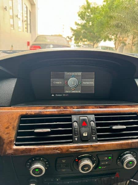 BMW 5-Series 2009 525i GCC 7