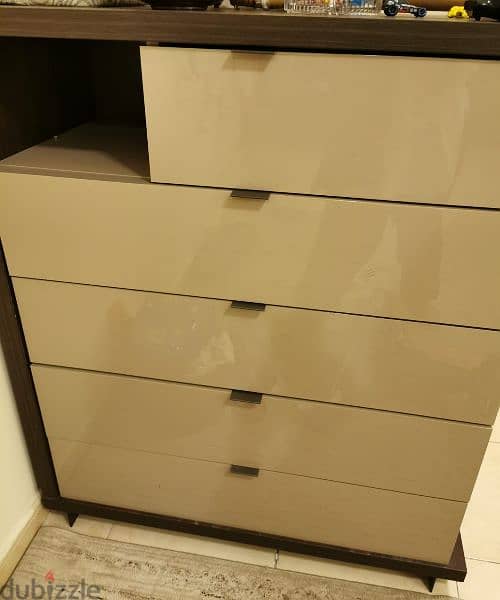 chest of drawers home center perfect condition 1